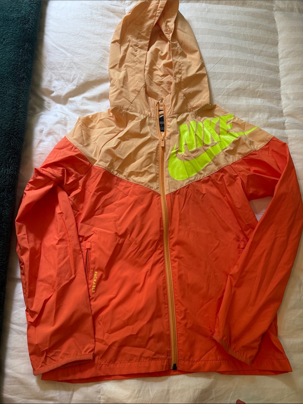 Kids packable windbreaker